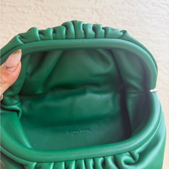 BOTTEGA VENETA
Green Leather Pouch Chain Belt Bag - Picture 6 of 11